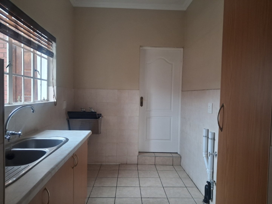 To Let 3 Bedroom Property for Rent in Pentagon Park Free State
